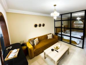 Φωτογραφία από το άλμπουμ του Cozy equipped apartment near train station facing Hilton luxury comfort στην Ταγγέρη