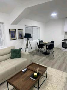 Posezení v ubytování Apartman Centar-moderan dvosoban stan u centru
