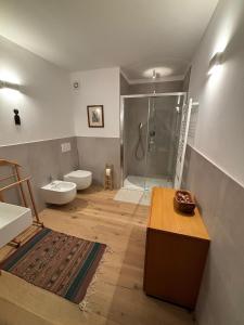Ένα μπάνιο στο Casa Momi B&B and
