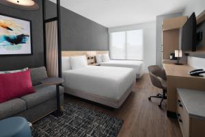 Postel nebo postele na pokoji v ubytování Hyatt Place Bozeman Yellowstone Airport