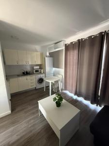 Η κουζίνα ή μικρή κουζίνα στο Solarena - 37 +3 φωτογραφίες