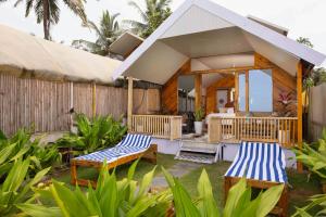 Κήπος έξω από το DucknChill-Agonda