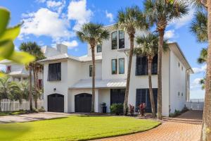 Το κτήριο όπου στεγάζεται  η παραθεριστική κατοικία