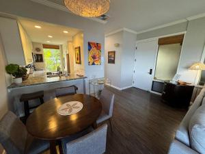 Billede fra billedgalleriet på Kapalua Bay Villas 17B3 · KBV 17B3 Remodeled Kapalua Villa Ocean i Kahana