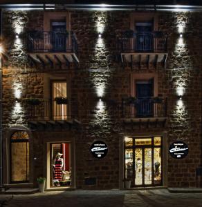 The building in which a vendégházakat is located