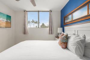 Giường trong phòng chung tại Kihei Akahi C302 · AKH C302 Spacious 2BD Condo w Ocean Breeze AC +48 ảnh
