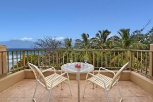Φωτογραφία από το άλμπουμ του Paki Maui 424 · PM424 BeachFront 2BD w Ocean View σε Kahana