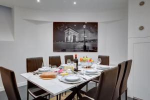 Gambar di galeri bagi Wonderful apartment in Paris, near Notre Dame Cathedral di Paris