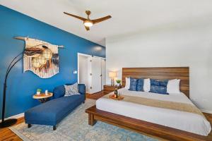 Ένα ή περισσότερα κρεβάτια σε δωμάτιο στο Kapalua Ridge Villas 1414 · KRV 1414 Remodeled 2BD Kapalua Vill +42 φωτογραφίες