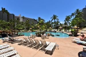 Бассейн в Kaanapali Shores 940 · KS 940 Top Floor Studio w Ocean Views AC или поблизости