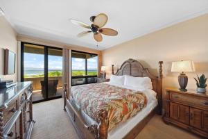 Giường trong phòng chung tại Kahana Village 31 · KHV 31 Spacious Direct Oceanfront 3BD Condo +42 ảnh
