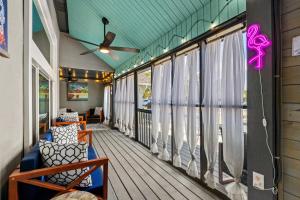 Χώρος καθιστικού στο Litchfield Country Club Golf Cottage