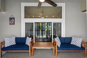 Χώρος καθιστικού στο Litchfield Country Club Golf Cottage