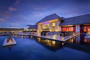 A piscina localizada em Hard Rock Hotel & Casino Punta Cana - All Inclusive ou nos arredores