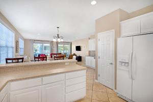 Η κουζίνα ή μικρή κουζίνα στο Tybee Tides 510A