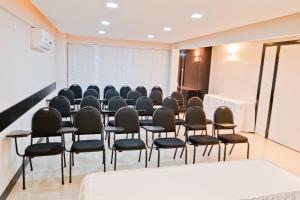Majoituspaikan Tri Hotel Centro Chapecó työ- tai konferenssitilat