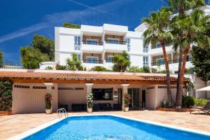 Φωτογραφία από το άλμπουμ του Suite Hotel S'Argamassa Palace σε Santa Eularia des Riu