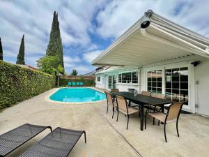 Swimmingpoolen hos eller tæt på Destination #18