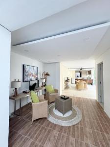 Χώρος καθιστικού στο 3 Bedroom Calla Villa