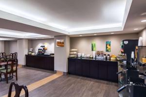 Kemudahan buat kopi dan teh di Quality Inn