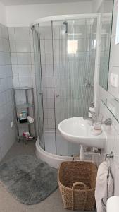 Bilik mandi di Marianna Apartman +27 gambar