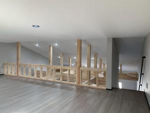 Ένα ή περισσότερα κρεβάτια σε δωμάτιο στο 1棟貸新築ロフトハウスK2 安濃津 Suzuka ise +11 φωτογραφίες