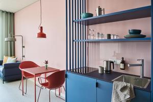 Χώρος καθιστικού στο MAVO LAB +13 φωτογραφίες