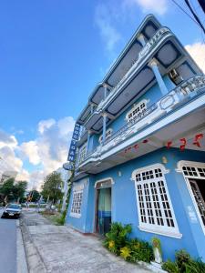 Το κτήριο όπου στεγάζεται  το ξενοδοχείο διαμερισμάτων