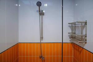 Un baño de Nitra Hostel
