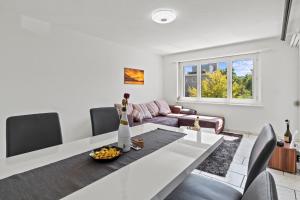 Posezení v ubytování Pearlstay - Spacious Excellent Connection Parking Washer