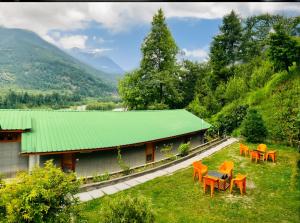 Gallery image of The Four Season Hotel & Resort, Manali - A blissful view from rooms in Manāli
