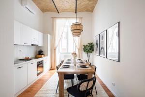 Φωτογραφία από το άλμπουμ του Lux apartments near Colosseum - Rome σε Colderù