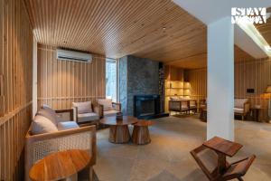 Istumisnurk majutusasutuses StayVista at Dos - The Himalayan Den with Jacuzzi