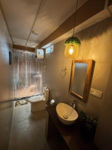 Koupelna v ubytování Hari Mang Imm 6BR Homestay in Darjeeling