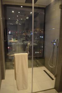 Koupelna v ubytování Warwick Stone 55 Hotel Beirut