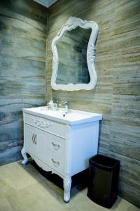 Φωτογραφία από το άλμπουμ του Spacious 5BR Luxury Family Home στη Λαχόρη +33 φωτογραφίες