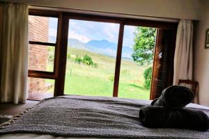 Postel nebo postele na pokoji v ubytování Haus Mikaya, Cathkin Estate by Euphoric Leisure