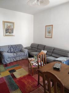 Khu vực ghế ngồi tại Casa Elisa