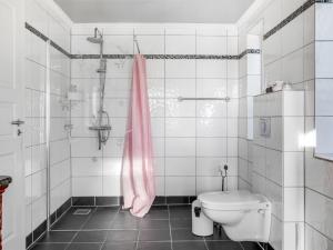 Bilik mandi di Holiday Home Albina - 4-5km from the sea by Interhome