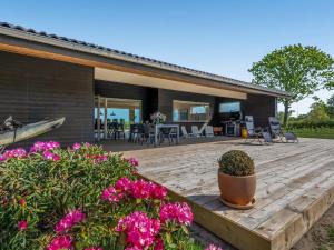 Κήπος έξω από το Holiday Home Siljan - 400m from the sea by Interhome
