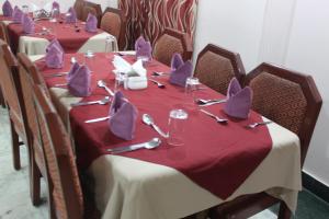 Ресторан / й інші заклади харчування у Hotel Sujata