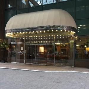 Η πρόσοψη ή η είσοδος του Cambridge Suites Toronto