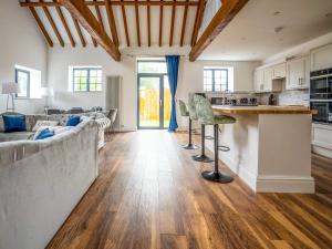 Η κουζίνα ή μικρή κουζίνα στο Pam's Place - Uk50583