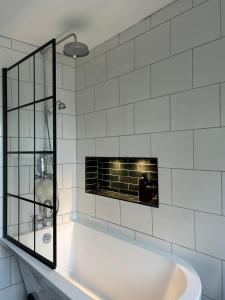 Koupelna v ubytování Tastefully decorated 3 bed home