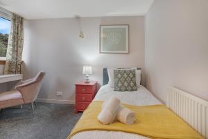 Postel nebo postele na pokoji v ubytování Kirk Brae House - Grampian Lettings