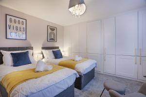 Postel nebo postele na pokoji v ubytování Kirk Brae House - Grampian Lettings