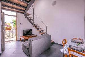 O zonă de relaxare la La Casa Di Lillo - Angera