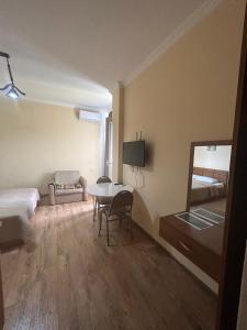 Gallery image of Светлый и комфортный номер с видом на море in Batumi