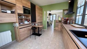 Dapur atau dapur kecil di Superbe villa à proximité de la plage et des commerces +7 gambar