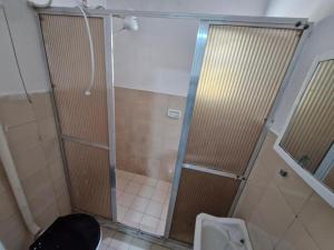 Ένα μπάνιο στο Quarto em Valparaiso